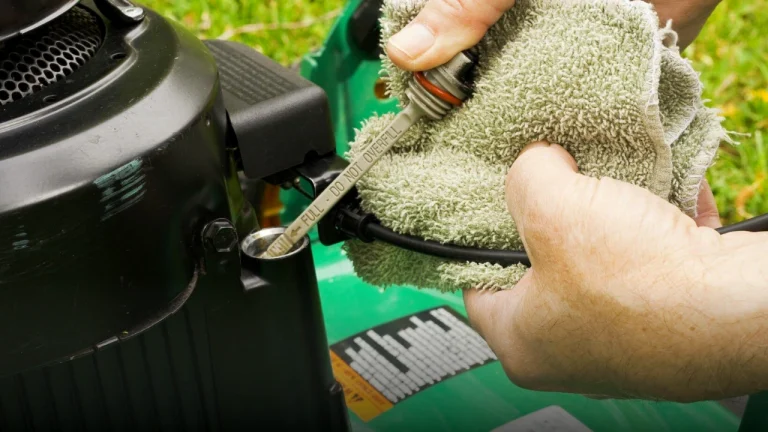 4 Signs that Indicate Your Lawn Mower Is Low on Oil 3