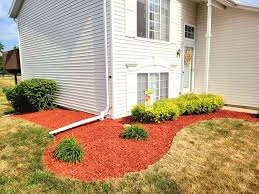 Red-Mulch-for-white-house