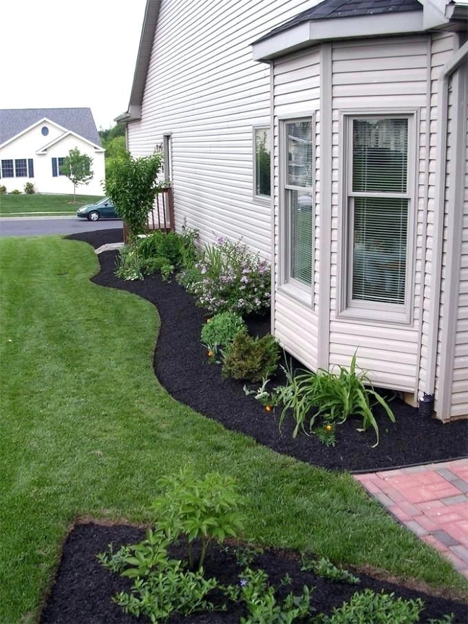 black-mulch-for-white-house