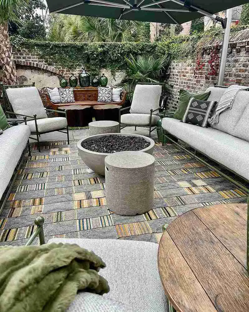 19 Small Courtyard Ideas to Transform Your Outdoor Space 2