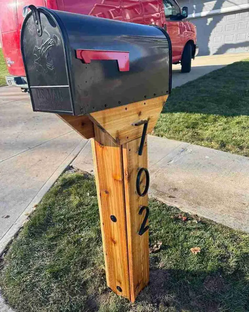 21 Mailbox Ideas to Elevate Your Curb Appeal and Showcase Your Style 20