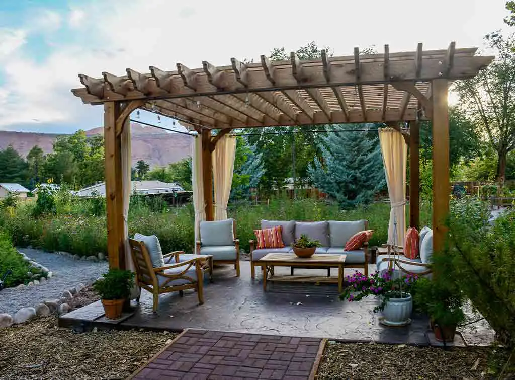 17 Gazebo Roof Ideas to Elevate Your Backyard 1