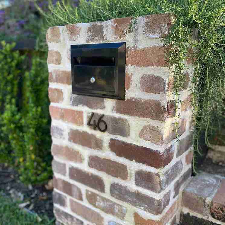 27 Stunning Mailbox Landscaping Ideas for Full Sun to Boost Curb Appeal and Wow Neighbors 26