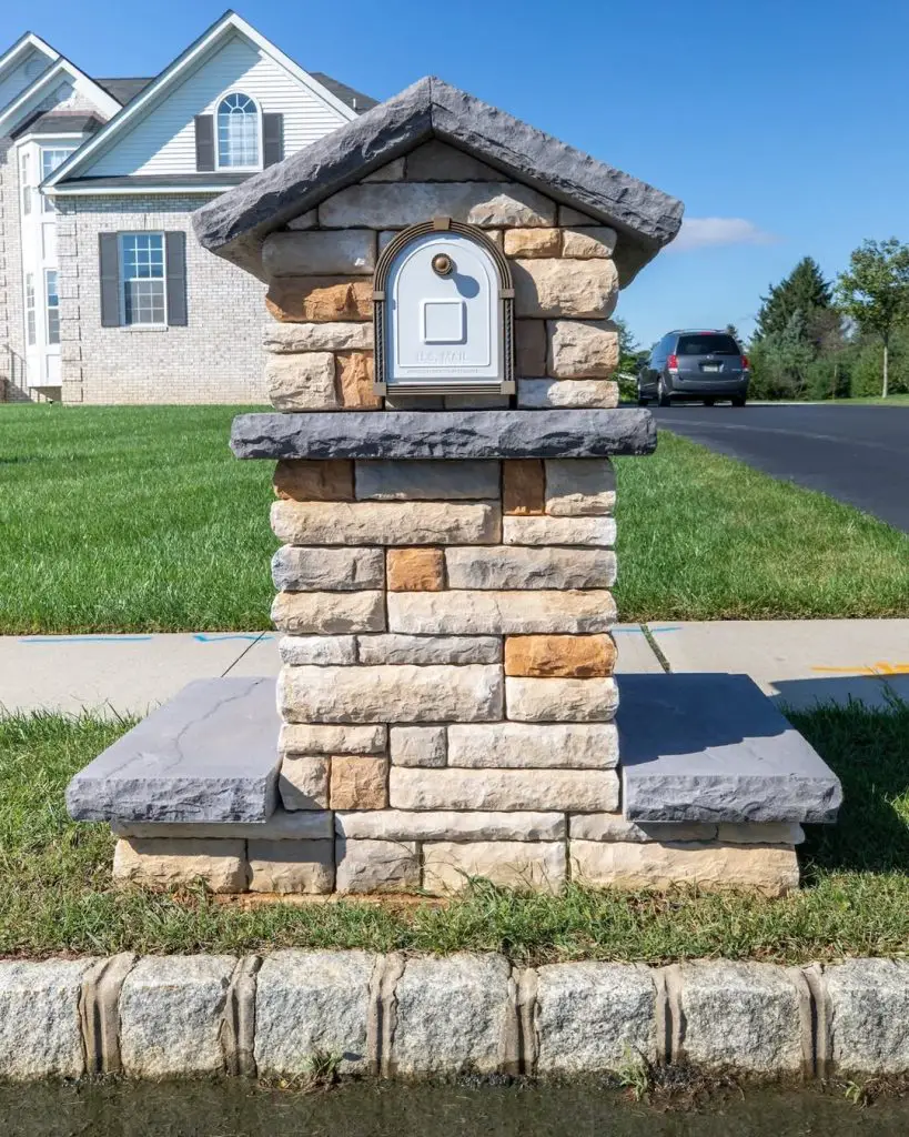 21 Mailbox Ideas to Elevate Your Curb Appeal and Showcase Your Style 18