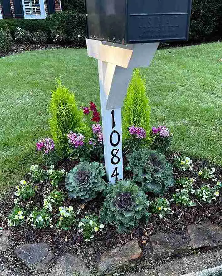 27 Stunning Mailbox Landscaping Ideas for Full Sun to Boost Curb Appeal and Wow Neighbors 24