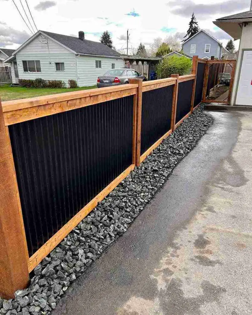 19 Privacy Fence Ideas to Enhance Your Outdoor Space 14