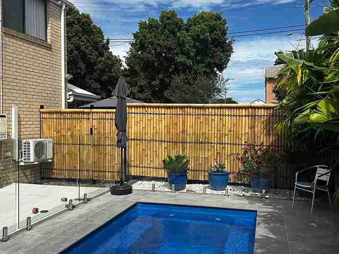 19 Privacy Fence Ideas to Enhance Your Outdoor Space 4