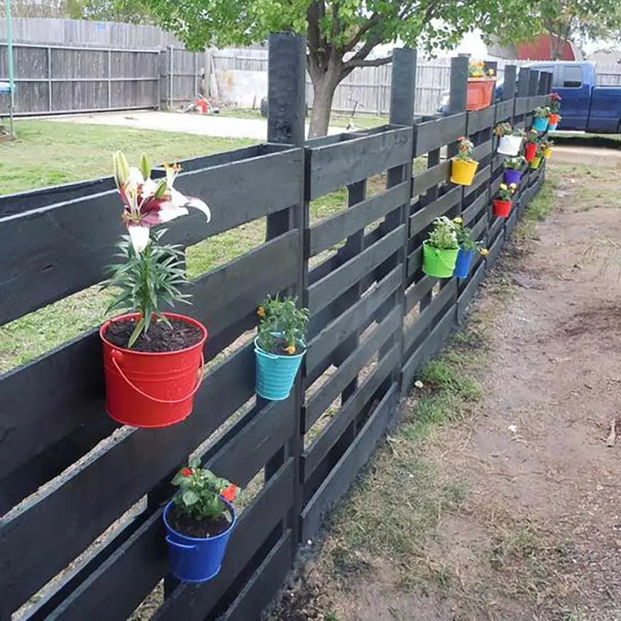 19 Privacy Fence Ideas to Enhance Your Outdoor Space 16