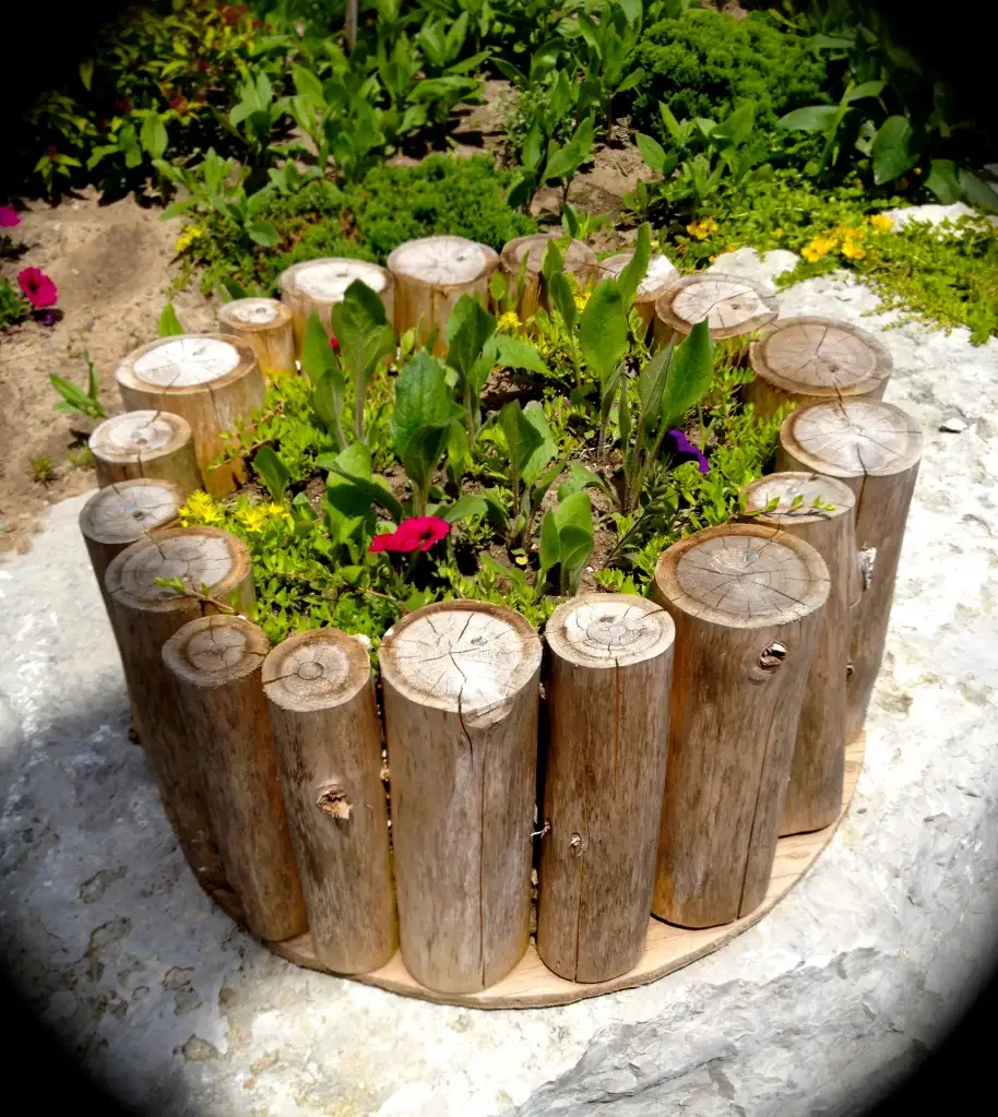 25 Unique DIY Garden Art Sculptures to Brighten Your Outdoor Space 2 25 Unique DIY Garden Art Sculptures to Brighten Your Outdoor Space 2