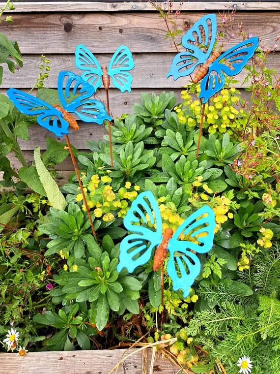 25 Unique DIY Garden Art Sculptures to Brighten Your Outdoor Space 28 25 Unique DIY Garden Art Sculptures to Brighten Your Outdoor Space 8