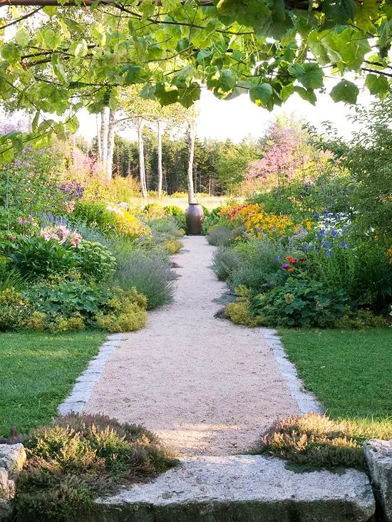 21 Creative Pea Gravel Landscaping Ideas for Your Outdoor Space 4 21 Creative Pea Gravel Landscaping Ideas for Your Outdoor Space 4