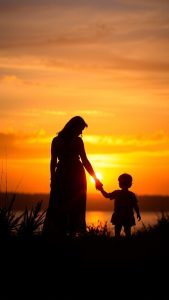 21 Creative Mother’s Day Photo Shoot Ideas to Capture Precious Moments