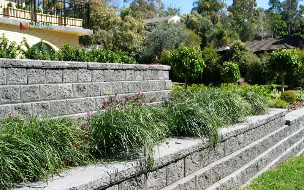 27 Creative Small Retaining Wall Ideas for Your Garden 18 27 Creative Small Retaining Wall Ideas for Your Garden 13