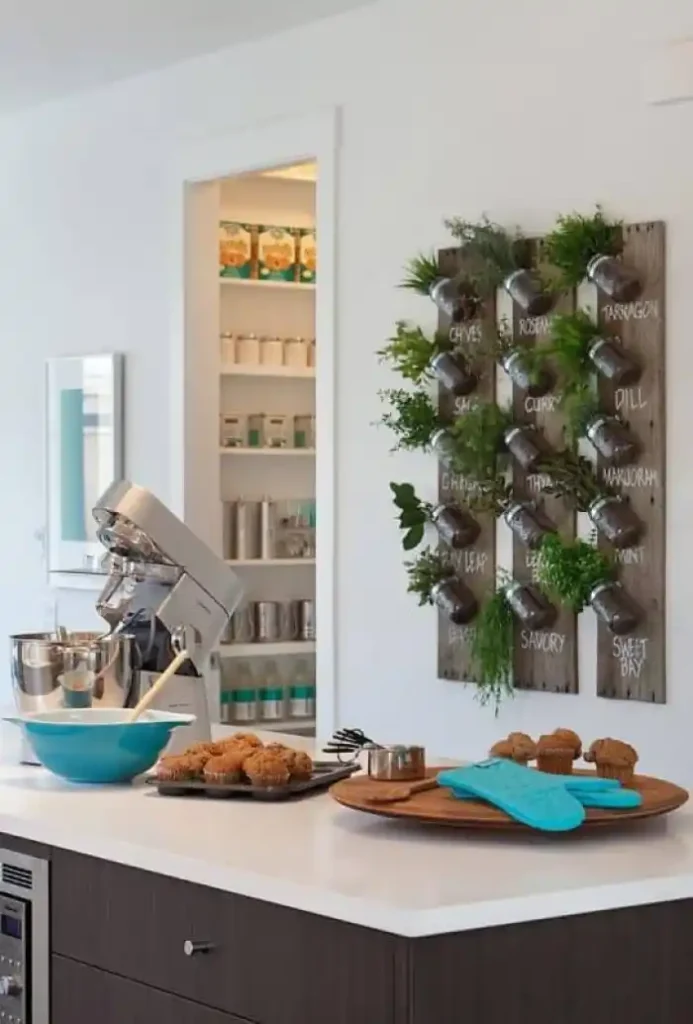 17+ Creative L Shaped Pantry Ideas for Your Kitchen 10 17+ Creative L Shaped Pantry Ideas for Your Kitchen 2