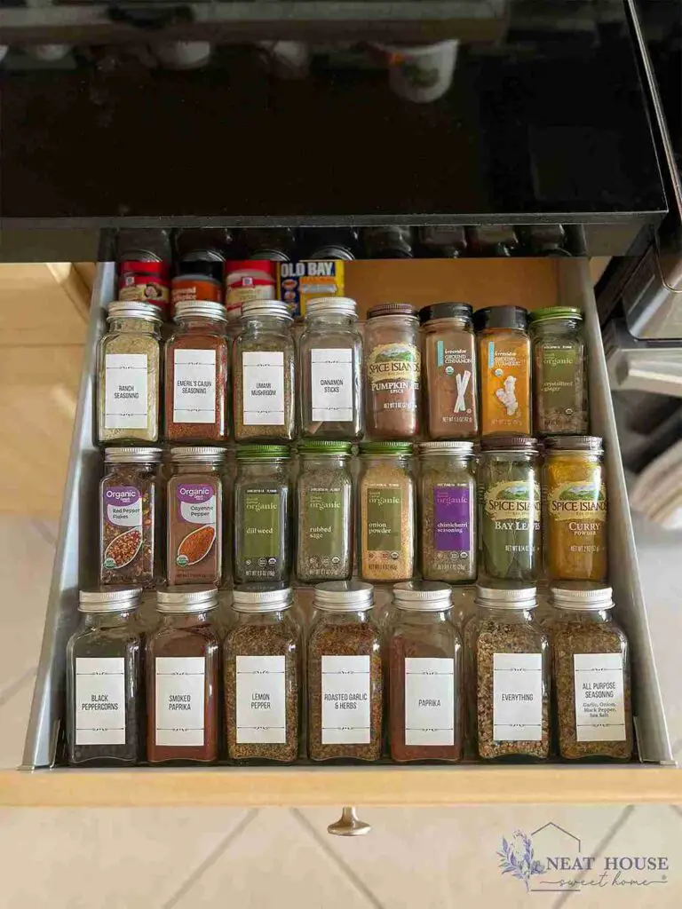 19+ Creative Spice Rack Ideas to Organize Your Kitchen 5 19+ Creative Spice Rack Ideas to Organize Your Kitchen 4
