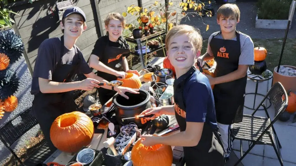 27+ Spooktacular Ideas for Kids Halloween Party Fun 4