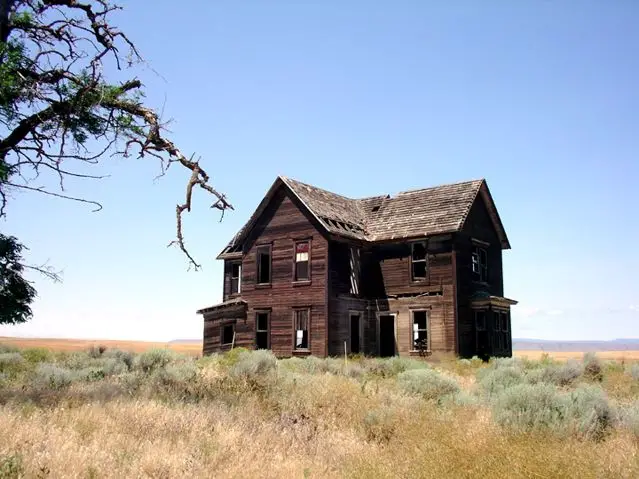 31+ Spooktacular Haunted House Ideas for Your Halloween Festival 20 31+ Spooktacular Haunted House Ideas for Your Halloween Festival 5