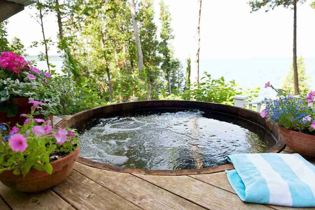 21+ Creative Backyard Inflatable Hot Tub Ideas 7 21+ Creative Backyard Inflatable Hot Tub Ideas 5