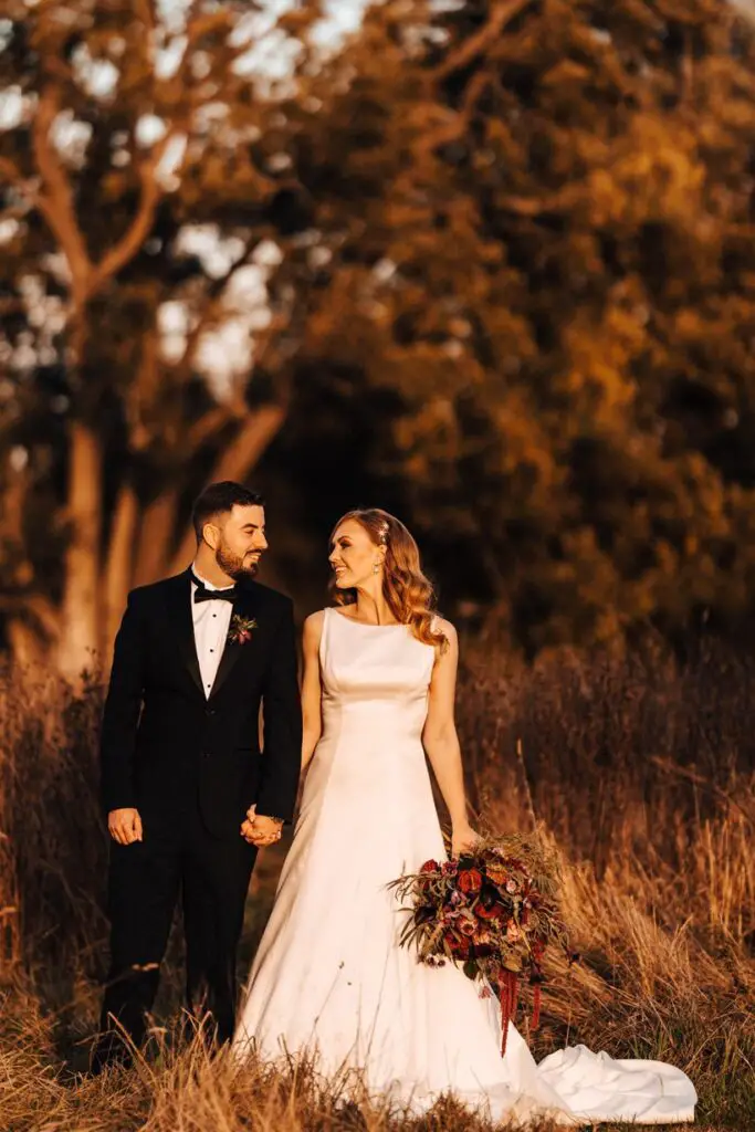 29+ Enchanting Dark Fall Wedding Ideas You’ll Love 6