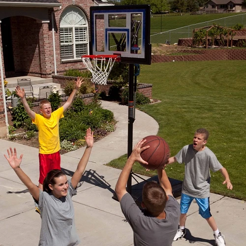 25+ Inspiring Backyard Basketball Court Ideas 12 25+ Inspiring Backyard Basketball Court Ideas 8