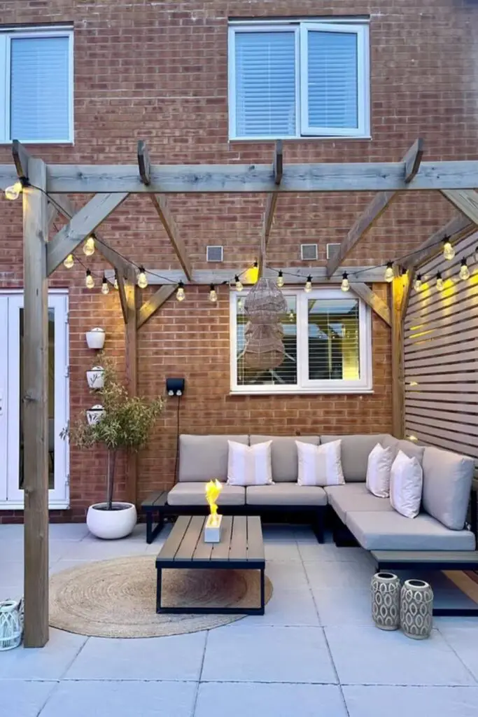 17 Creative DIY Pallet Patio Deck Ideas for Your Outdoor Space 17 17 Creative DIY Pallet Patio Deck Ideas for Your Outdoor Space 12