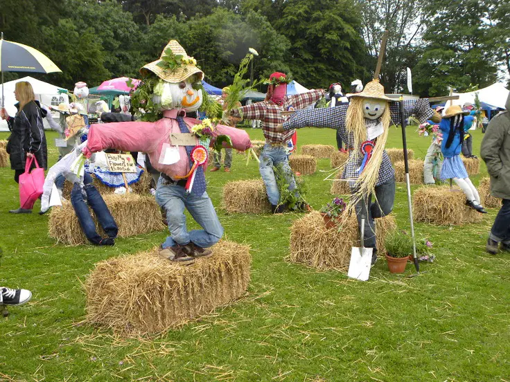 25+ Must-Try Fall Festival Games for All Ages 2