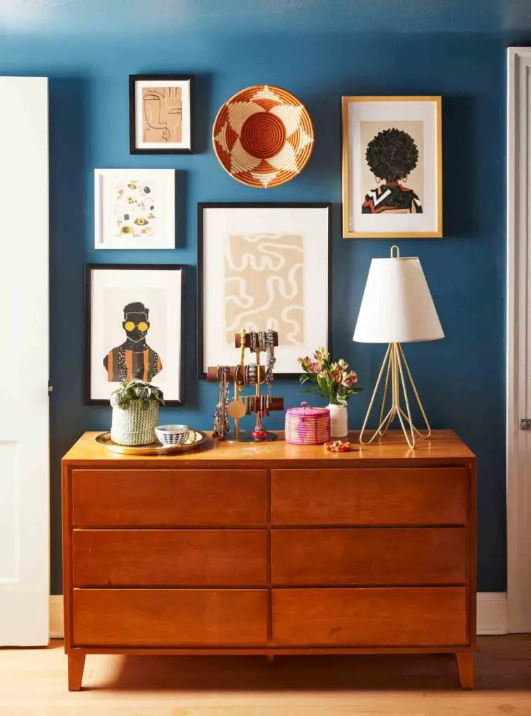 41+ Inspiring Gallery Wall Ideas for Your Living Room 6 41+ Inspiring Gallery Wall Ideas for Your Living Room 4