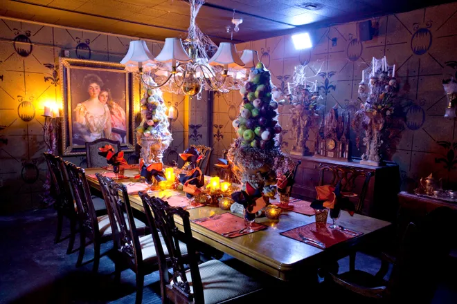 31+ Spooktacular Haunted House Ideas for Your Halloween Festival 9 31+ Spooktacular Haunted House Ideas for Your Halloween Festival 2