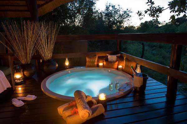 21+ Creative Backyard Inflatable Hot Tub Ideas 5 21+ Creative Backyard Inflatable Hot Tub Ideas 3