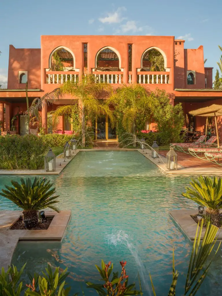 31+ Stunning Villa Pool Design Ideas for a Luxury Escape 7 31+ Stunning Villa Pool Design Ideas for a Luxury Escape 7
