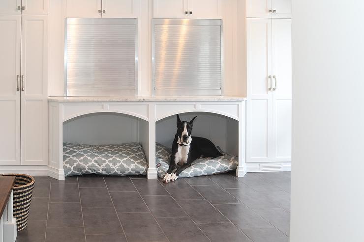 29+ Creative Pet-Friendly Mudroom Ideas You'll Love 8 29+ Creative Pet-Friendly Mudroom Ideas You'll Love 5