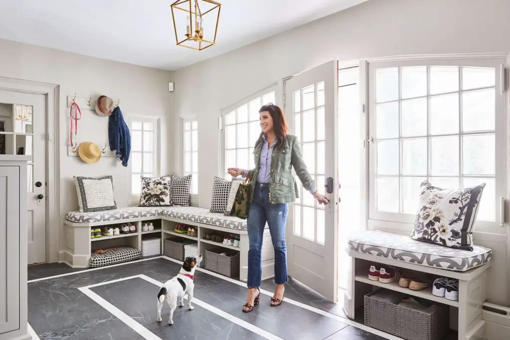 29+ Creative Pet-Friendly Mudroom Ideas You'll Love 12 29+ Creative Pet-Friendly Mudroom Ideas You'll Love 9