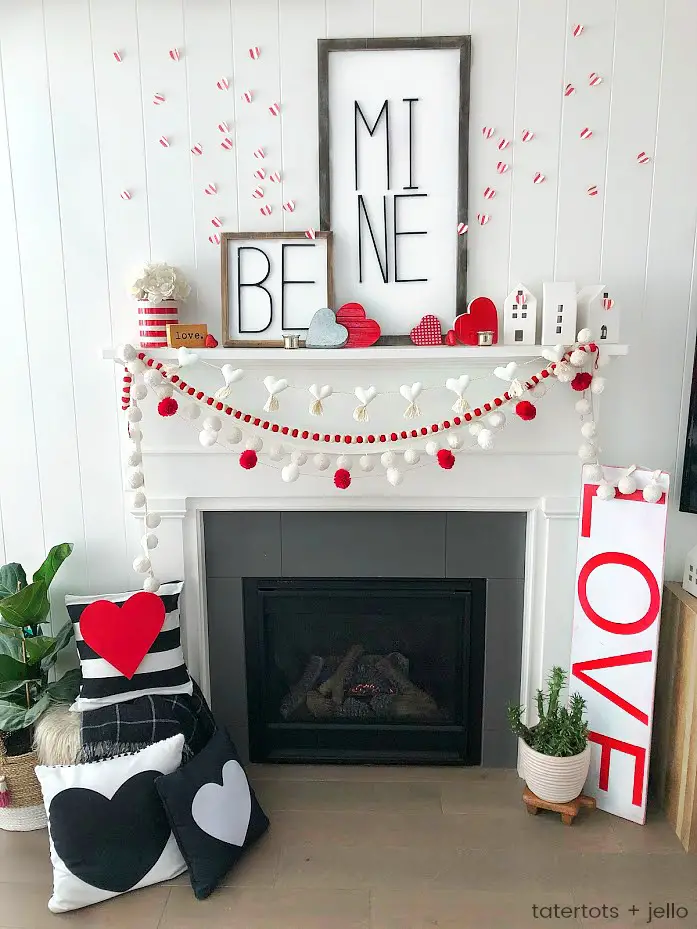 23+ Romantic Fireplace Decor Ideas for Valentine's Day 3