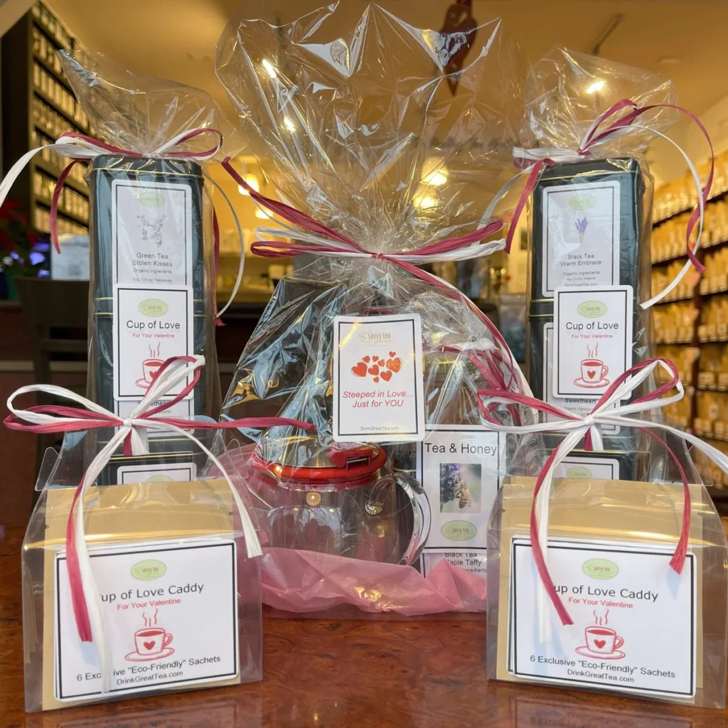 27+ Thoughtful Valentine's Basket Ideas for Her 4