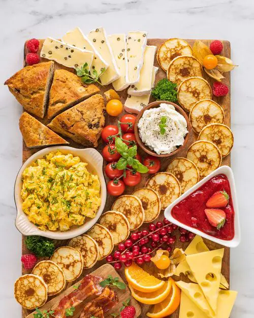 25 Breakfast Charcuterie Board Ideas That Make Mornings More Fun 15