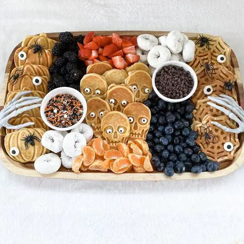 25 Breakfast Charcuterie Board Ideas That Make Mornings More Fun 24