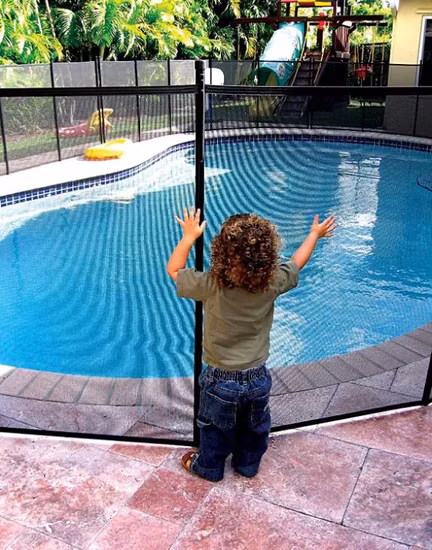 15 Ways to Hide Pool Equipment in the Backyard 8