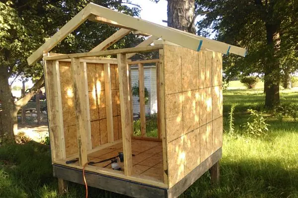 19 Chicken Coop With Wheels Ideas for Easy Portable Backyard Coops 10 19 Chicken Coop With Wheels Ideas for Easy Portable Backyard Coops 10