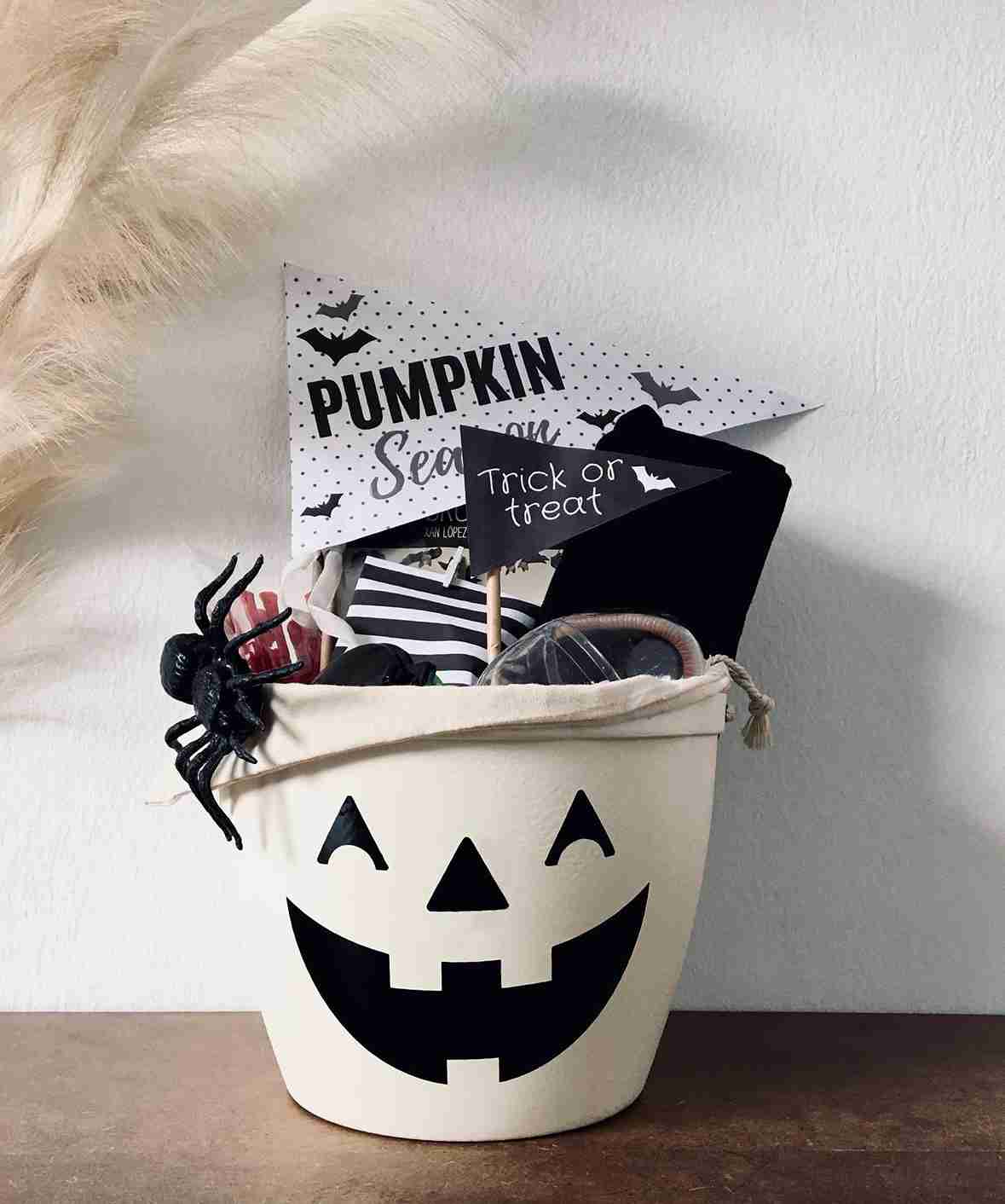 27+ Trendy & Budget-Friendly Boo Basket Ideas Your Girlfriends, Moms, and Co-Workers Will Love 1