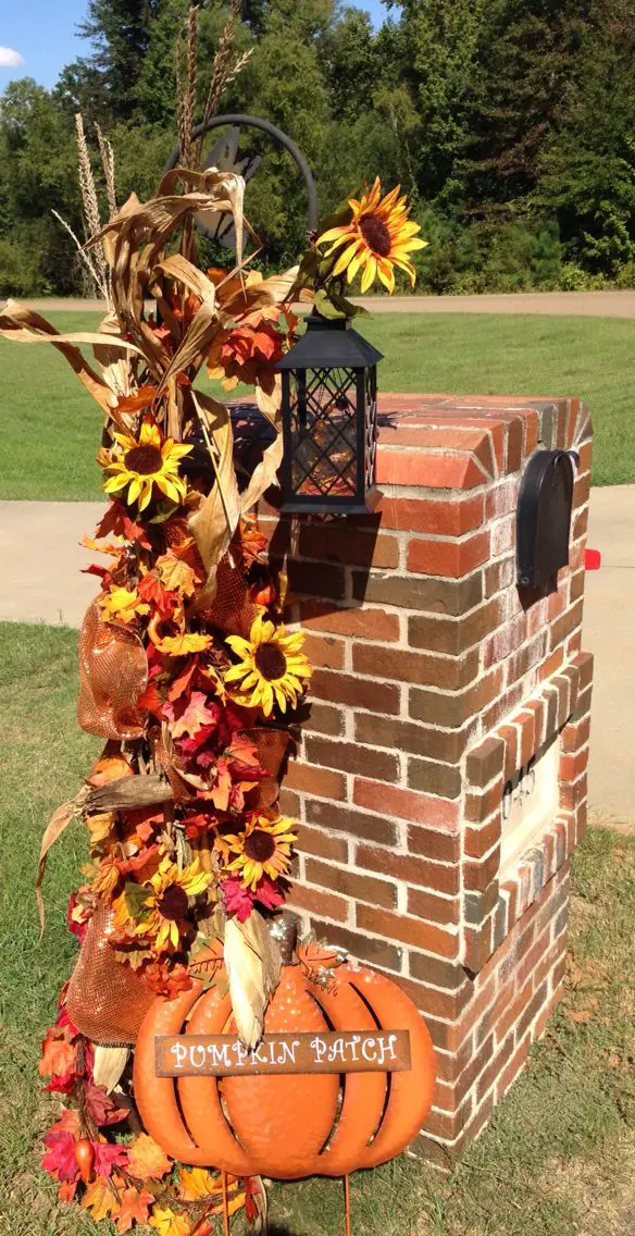 Rustic Brick Column Garland