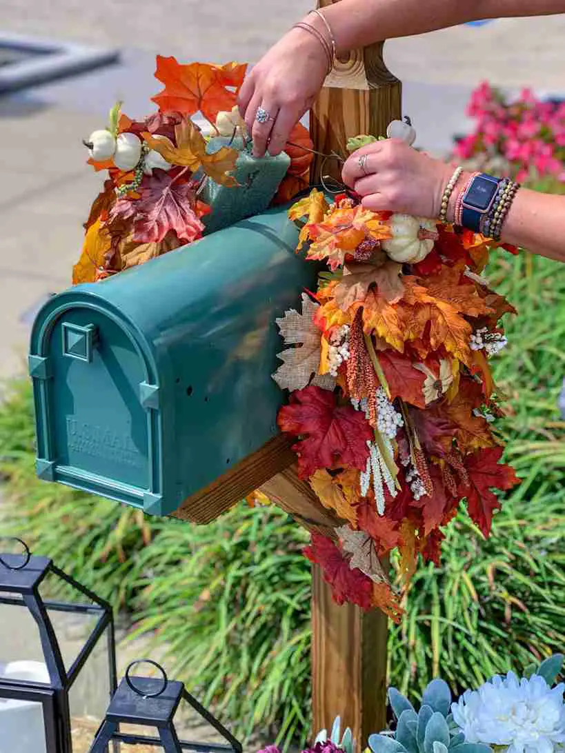 Green Mailbox Floral Foam Saddle