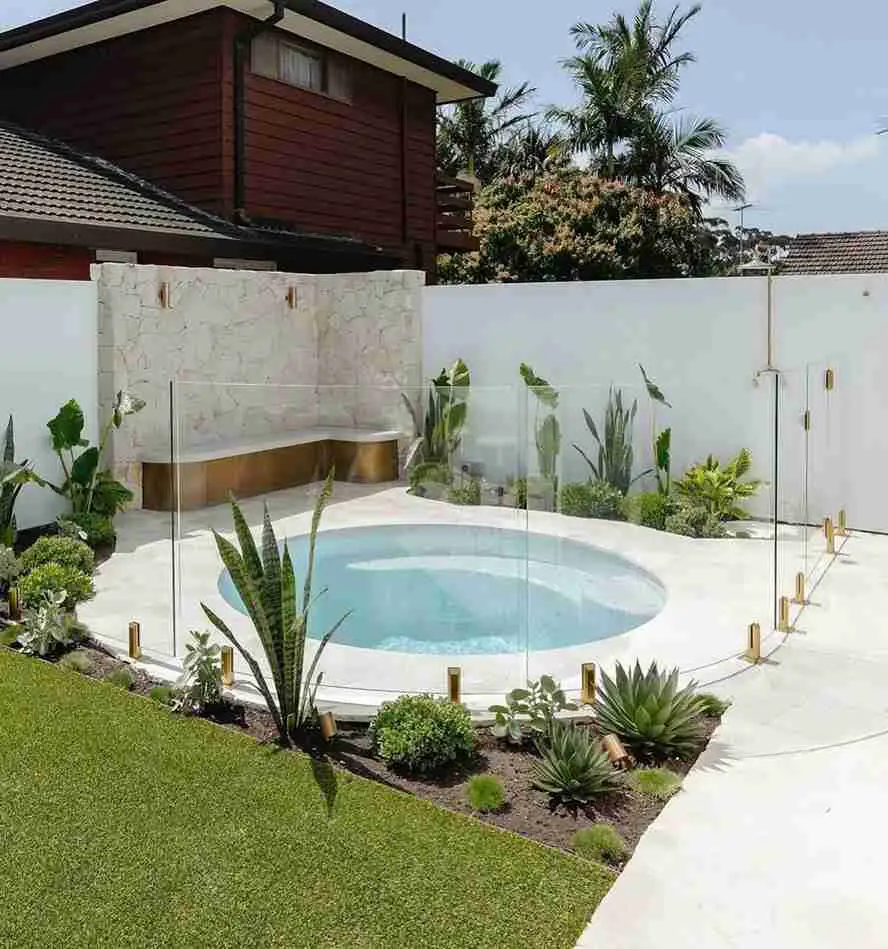 Circular Mediterranean Plunge Pool