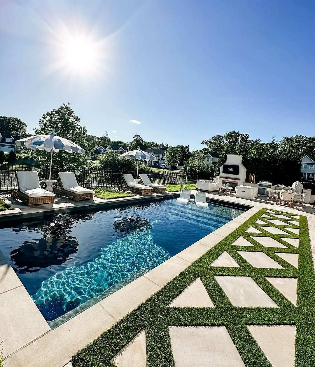17+ Turf and Paver Ideas for a Stunning Modern Backyard 16 Luxury Resort Pool Layout