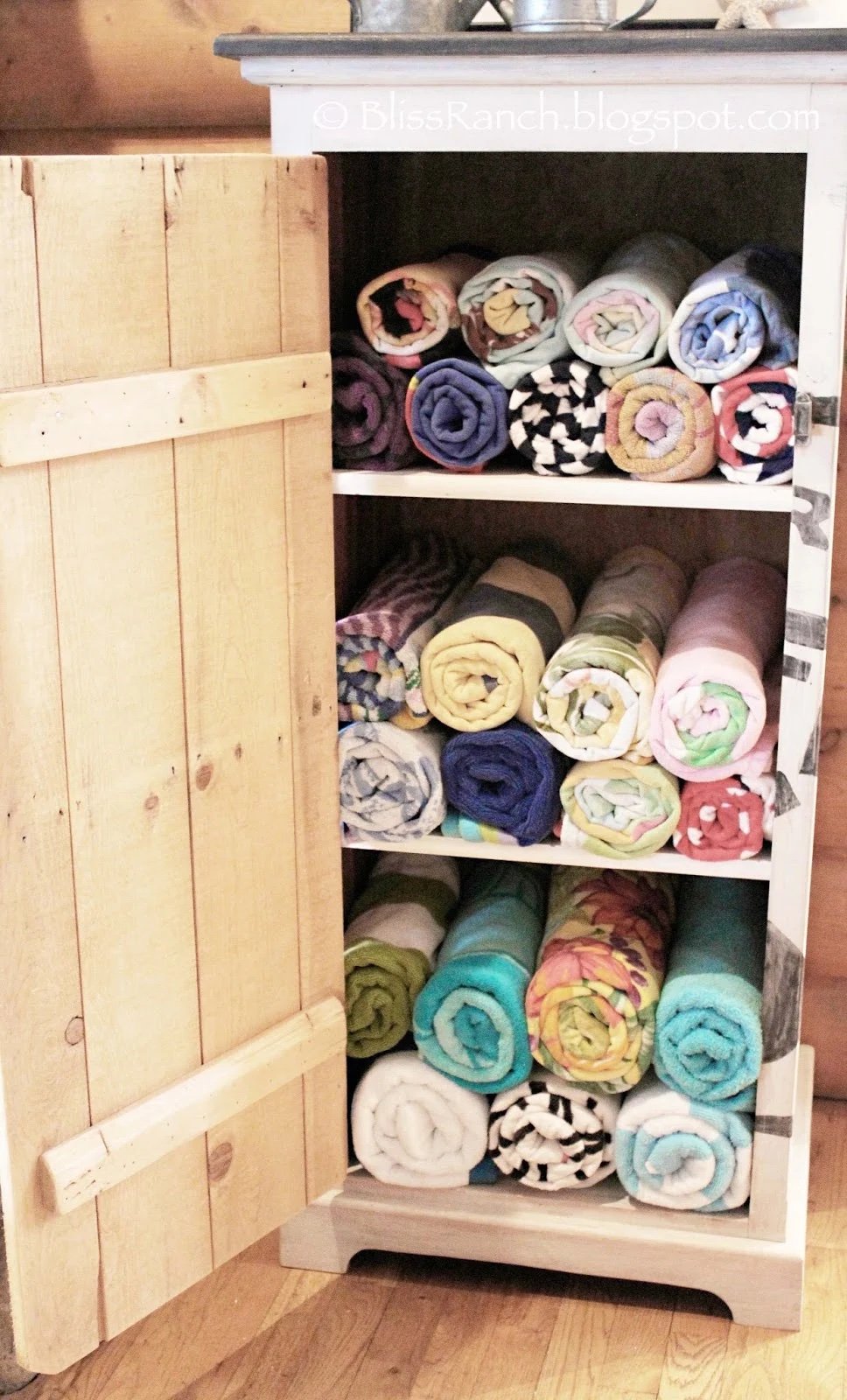 Wooden Cabinet Unit