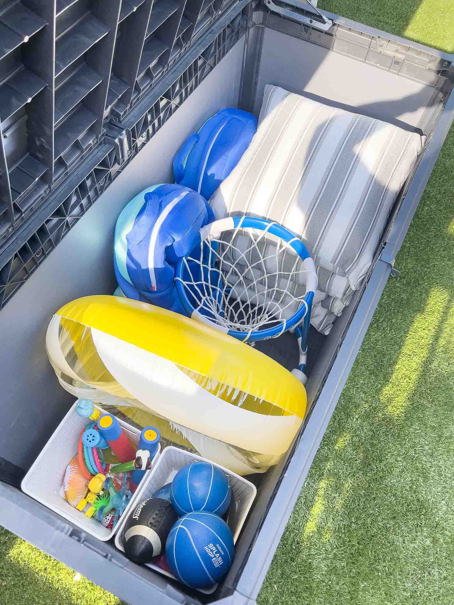 27 Pool Towel Storage Ideas for a Clean and Organized Pool Area 1
