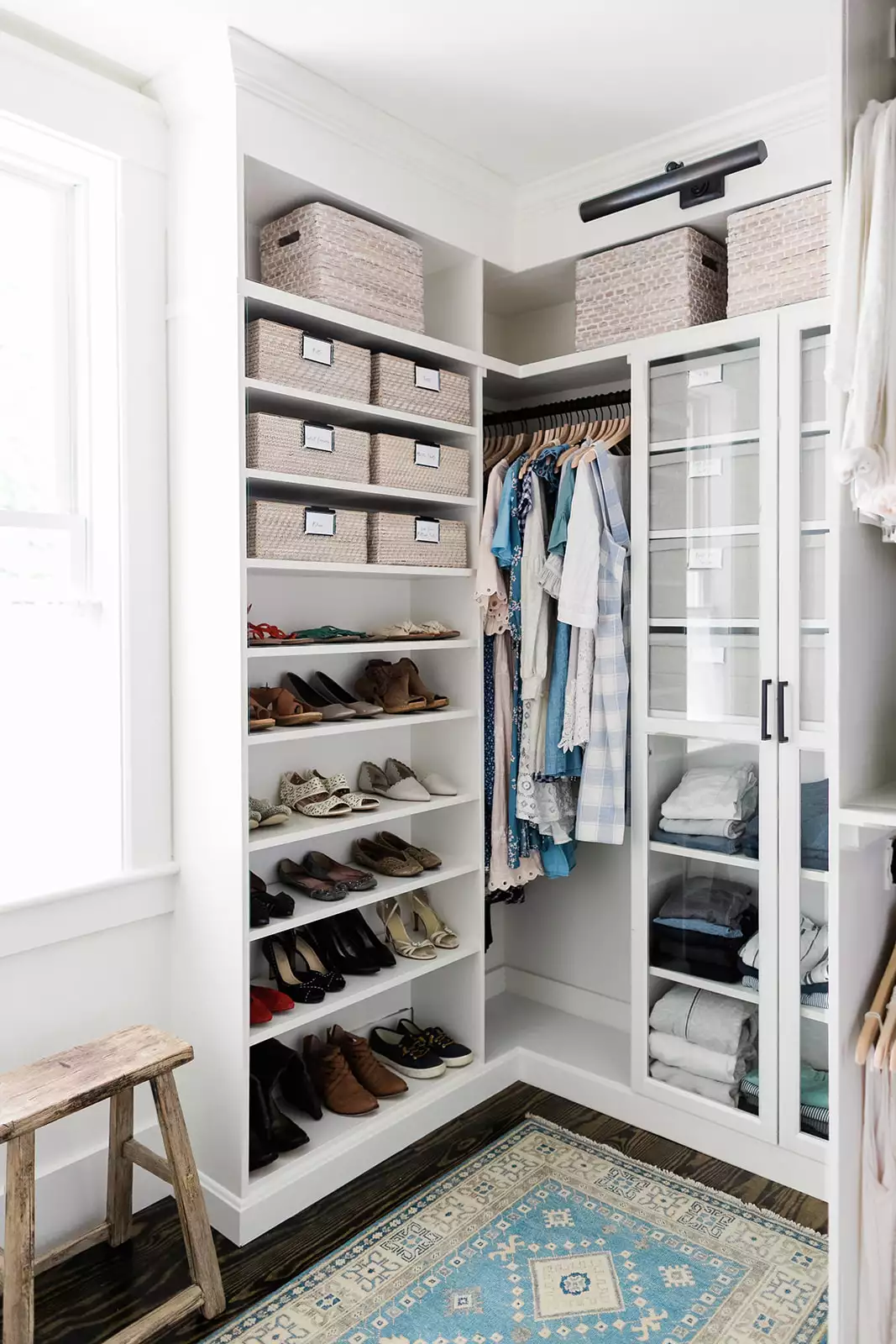 Floor to Ceiling Built In Shelving Unit