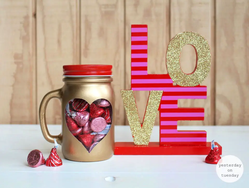23+ Candy Jar Ideas for Every Occasion 8 Golden Heart Valentine Mason Jar