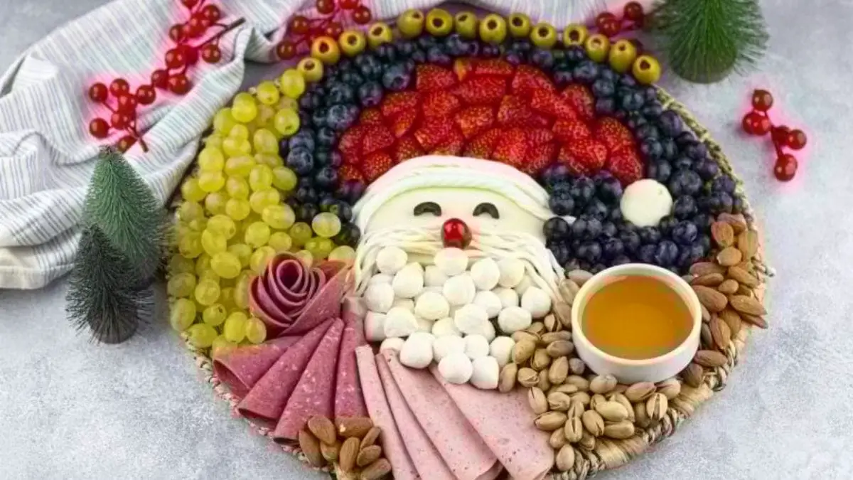 Santa Claus Charcuterie Board