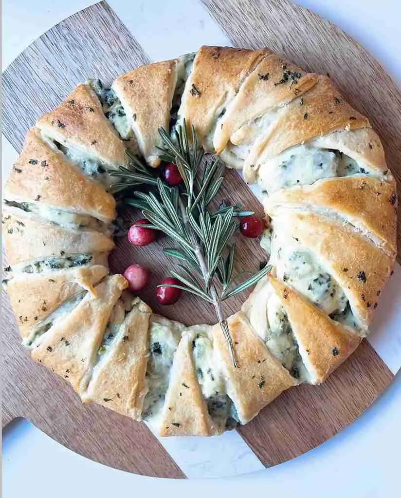 51+ Christmas Party Appetizers Everyone Will Want to Try 16 Spinach Artichoke Crescent Wreath