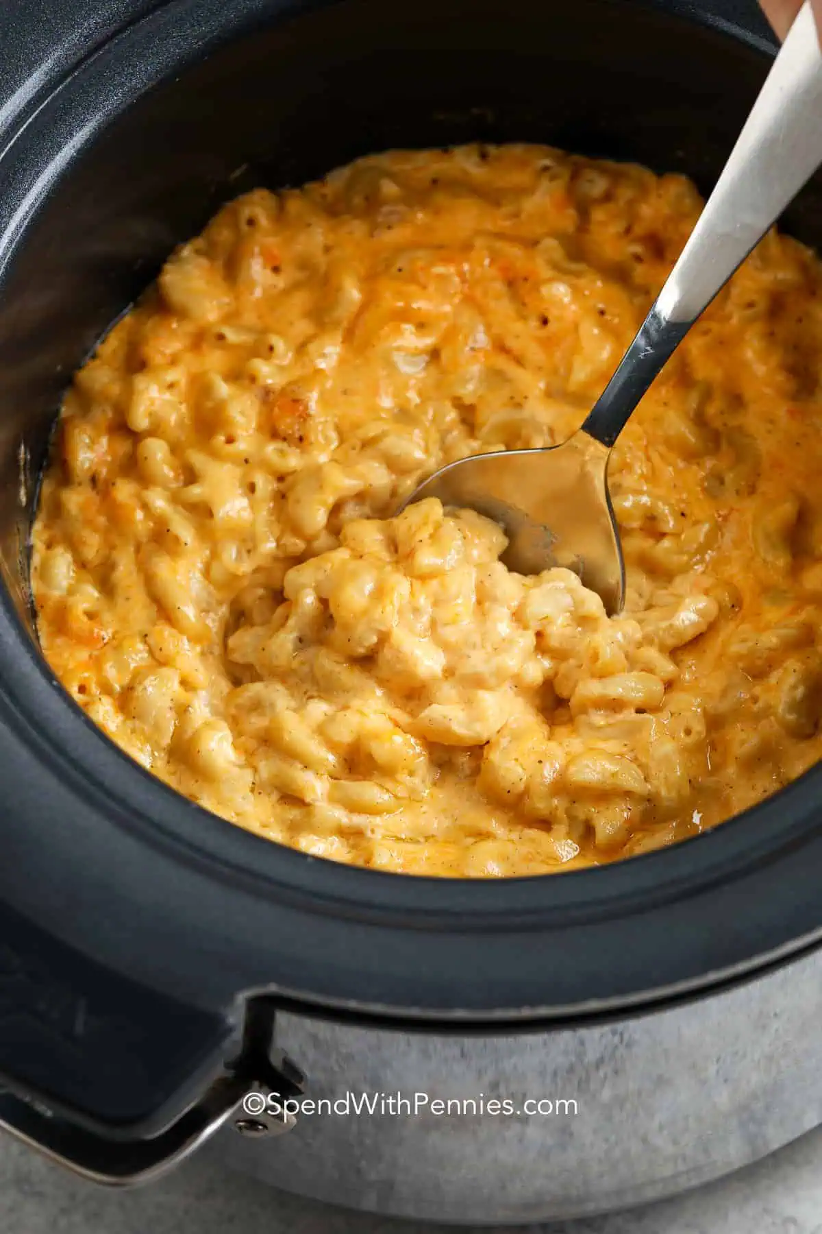 Slow Cooker Macaroni and Cheese